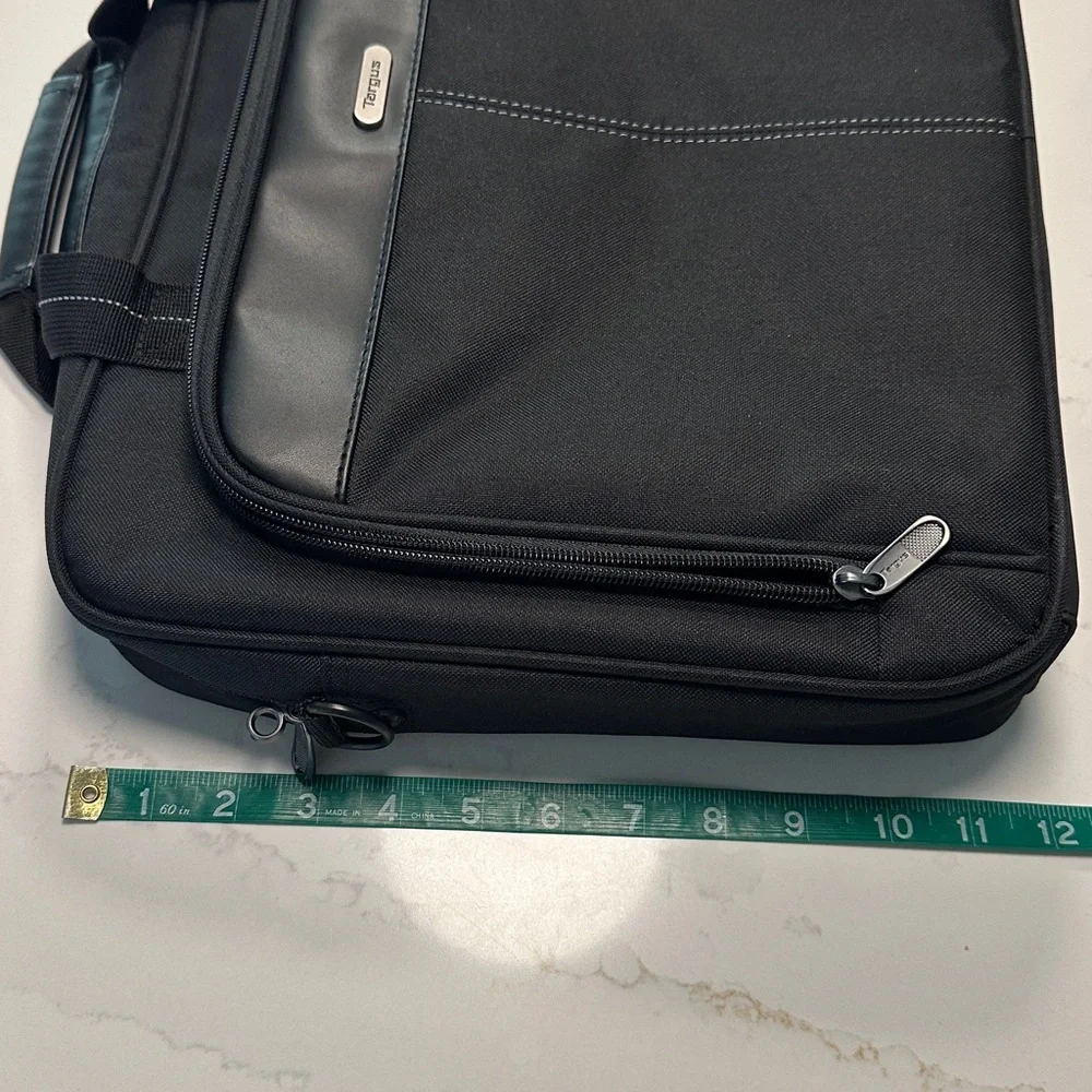 NWOT- Targus Black Laptop Bag with Adjustable Strap